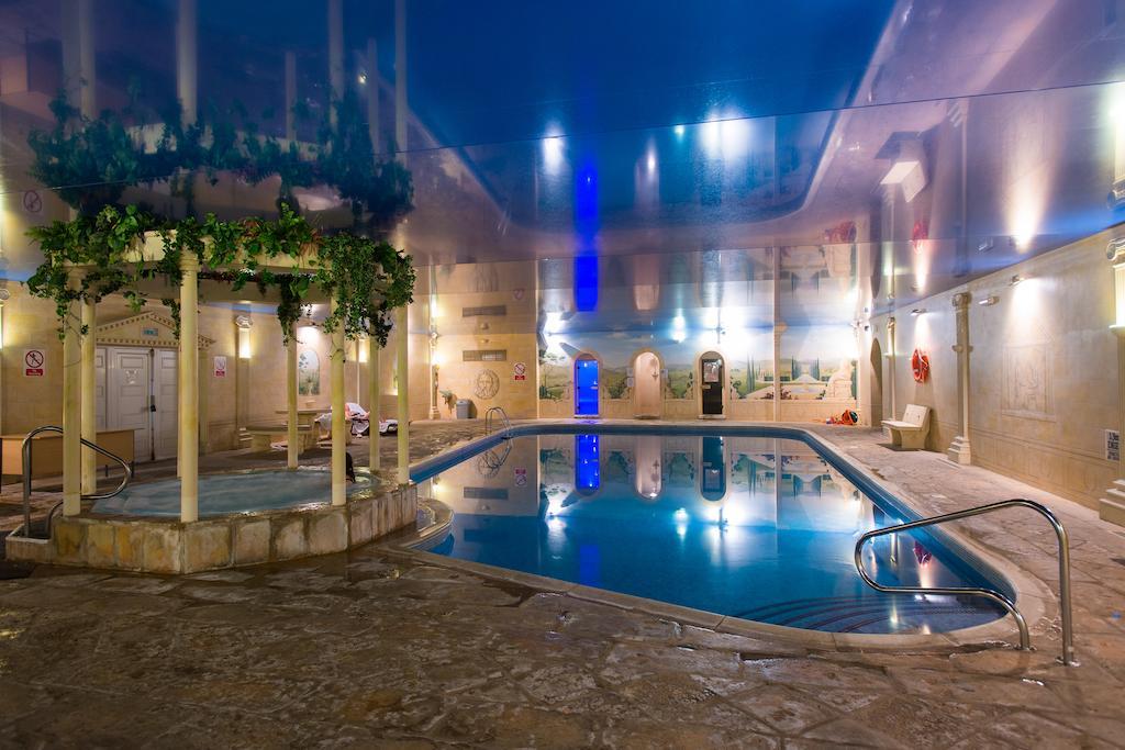 Cwrt Bleddyn Hotel & Spa Usk Bagian luar foto