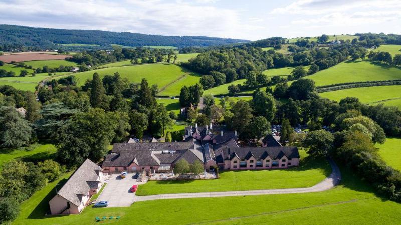 Cwrt Bleddyn Hotel & Spa Usk Bagian luar foto