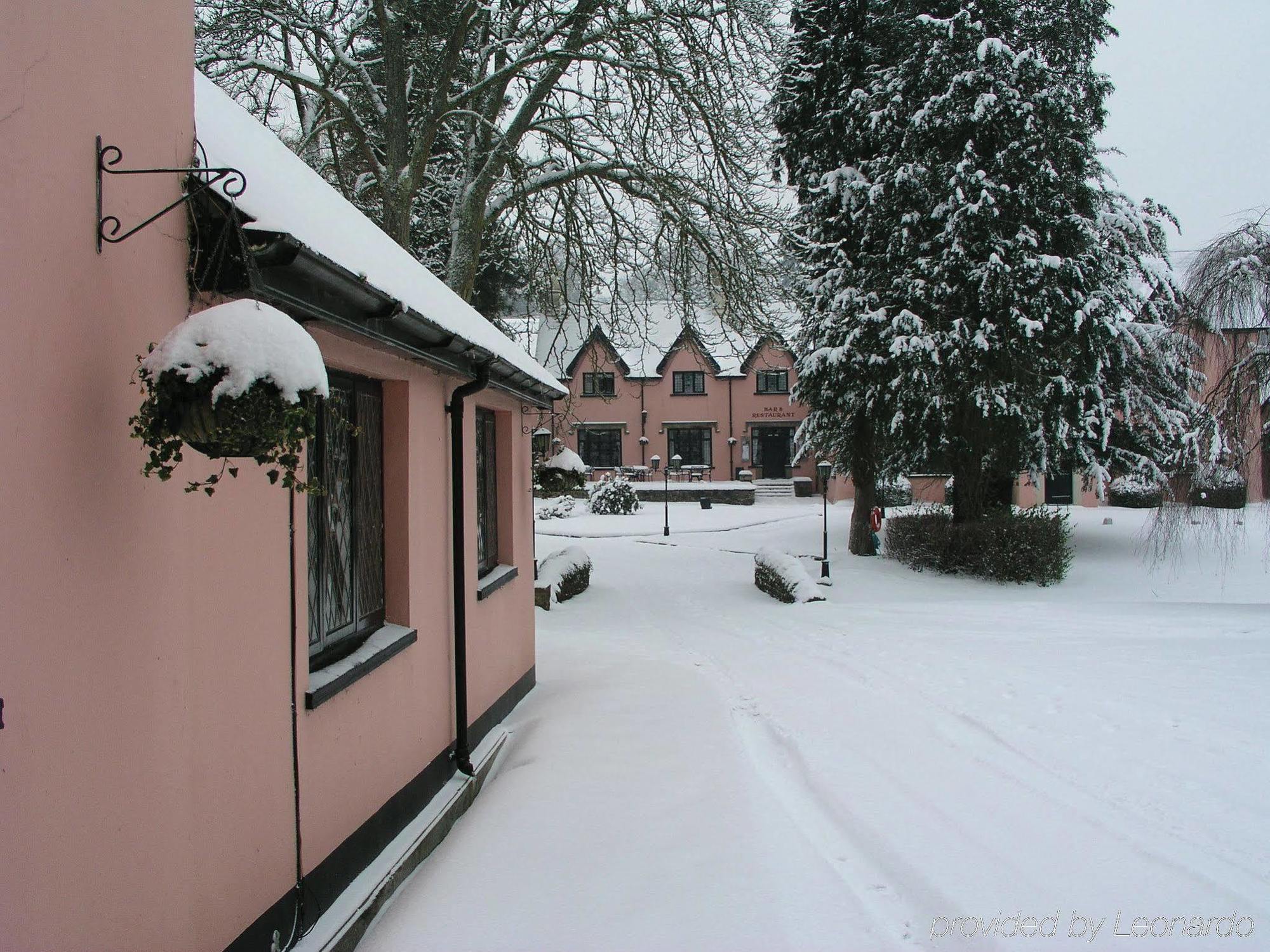 Cwrt Bleddyn Hotel & Spa Usk Bagian luar foto