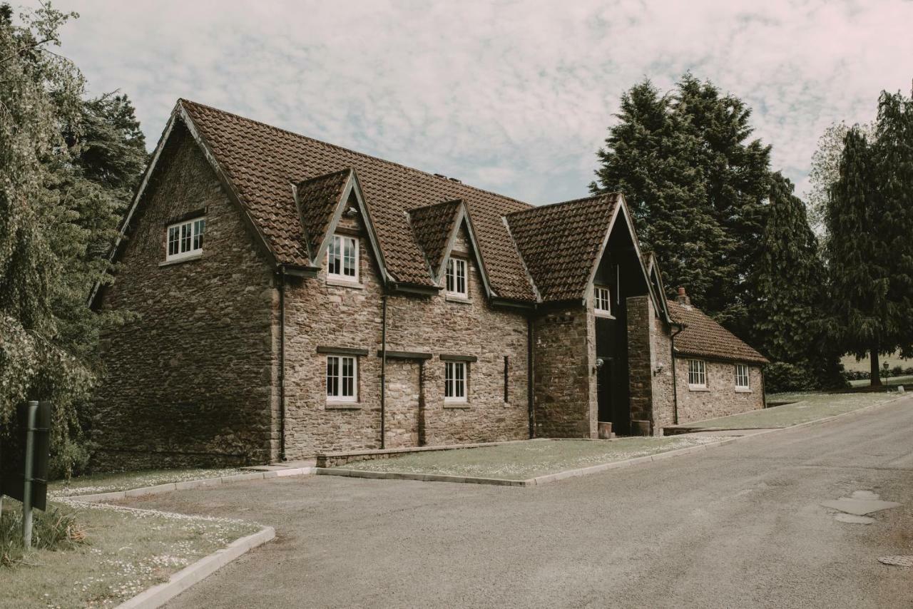 Cwrt Bleddyn Hotel & Spa Usk Bagian luar foto